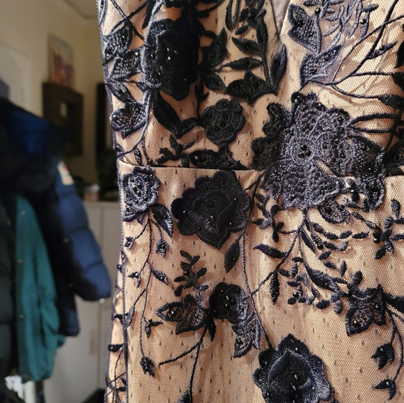 Betsy & Adam formal gown dress size 6 - Picture 5 of 6